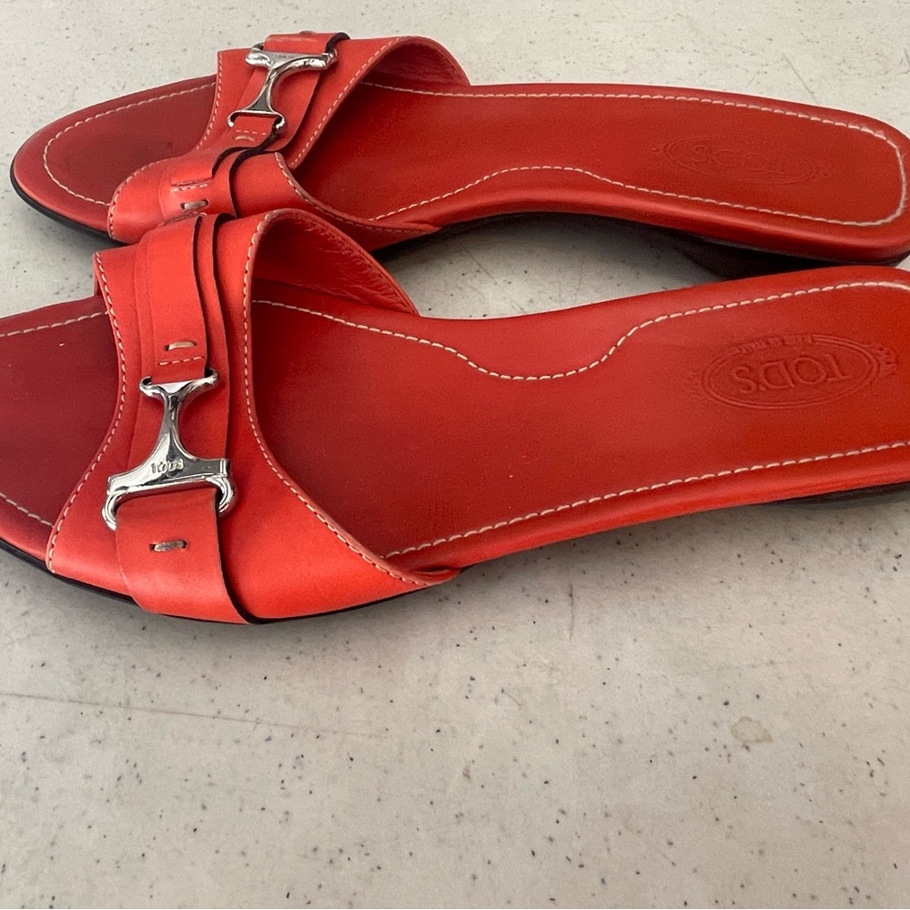 TOD’S Red Leather Flat Slides Sandals w/ Buckle Strap (Sz 8.5)